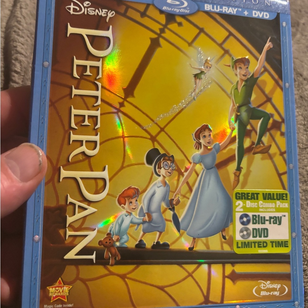 Peter Pan Blu-ray + DVD Combo Pack Disney